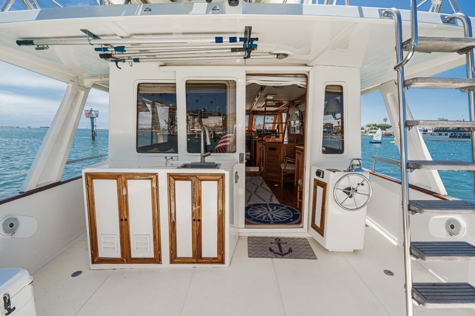 1989 Offshore Yachts Sedan