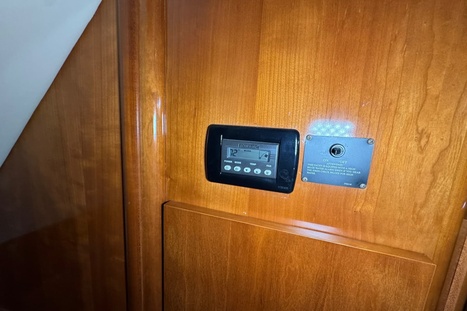 2004 Carver 466 Motor Yacht