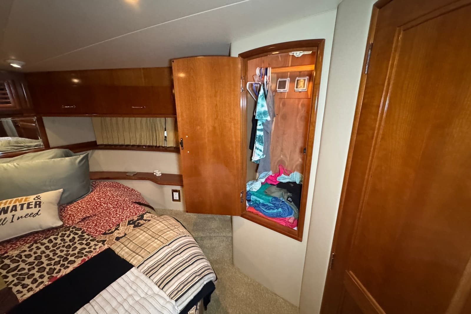 2004 Carver 466 Motor Yacht
