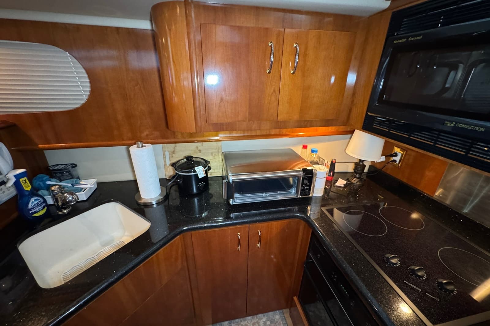 2004 Carver 466 Motor Yacht