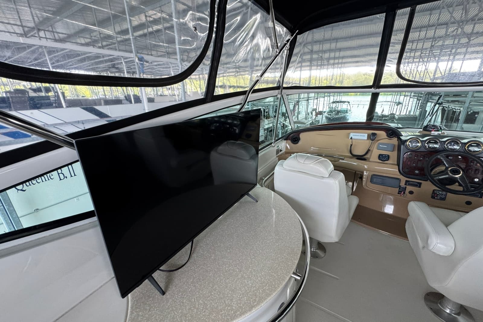 2004 Carver 466 Motor Yacht