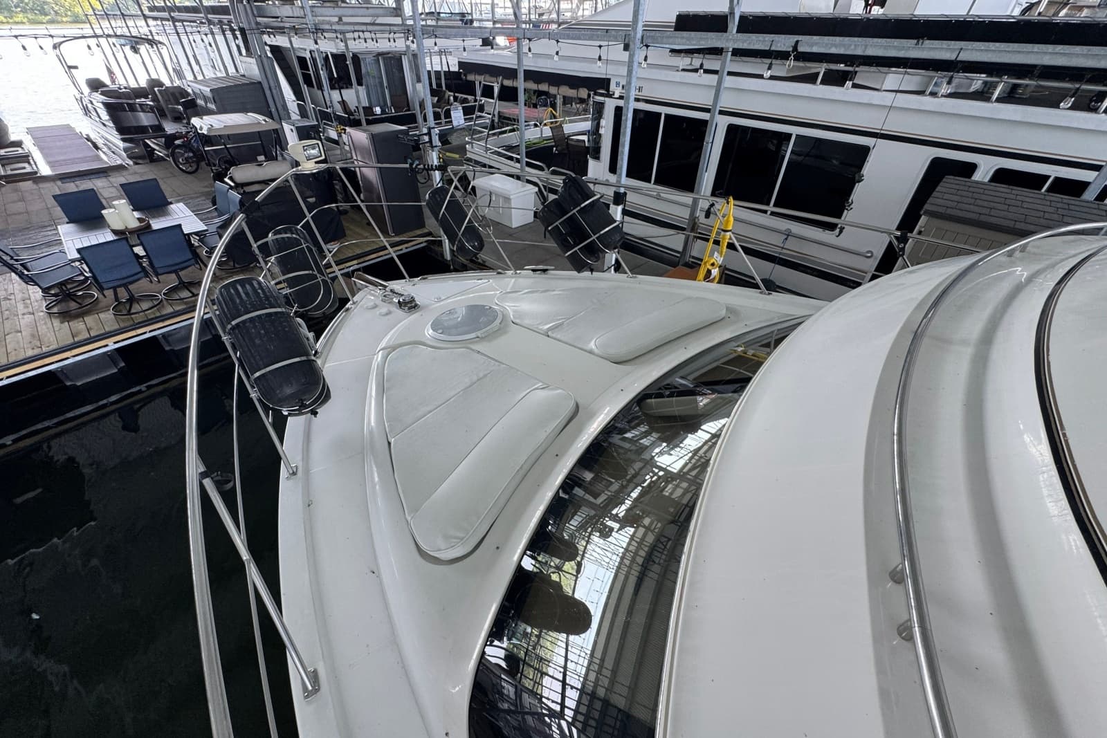 2004 Carver 466 Motor Yacht