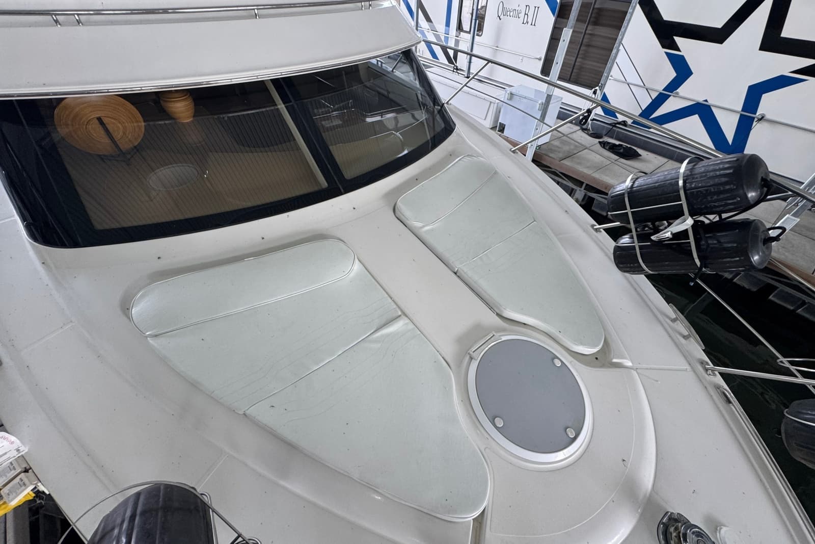 2004 Carver 466 Motor Yacht