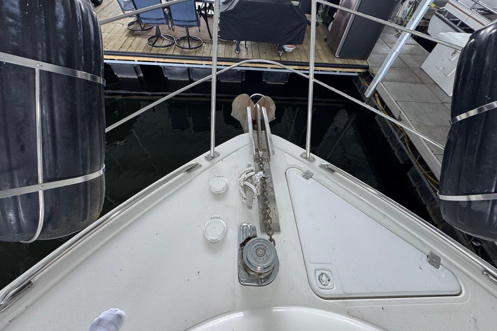 2004 Carver 466 Motor Yacht