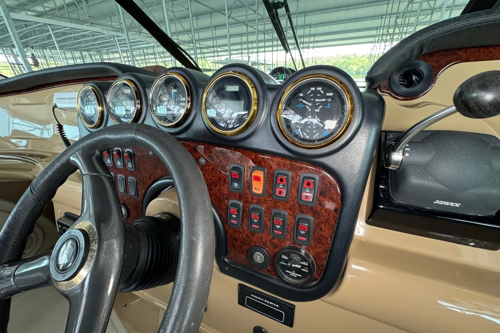 2004 Carver 466 Motor Yacht