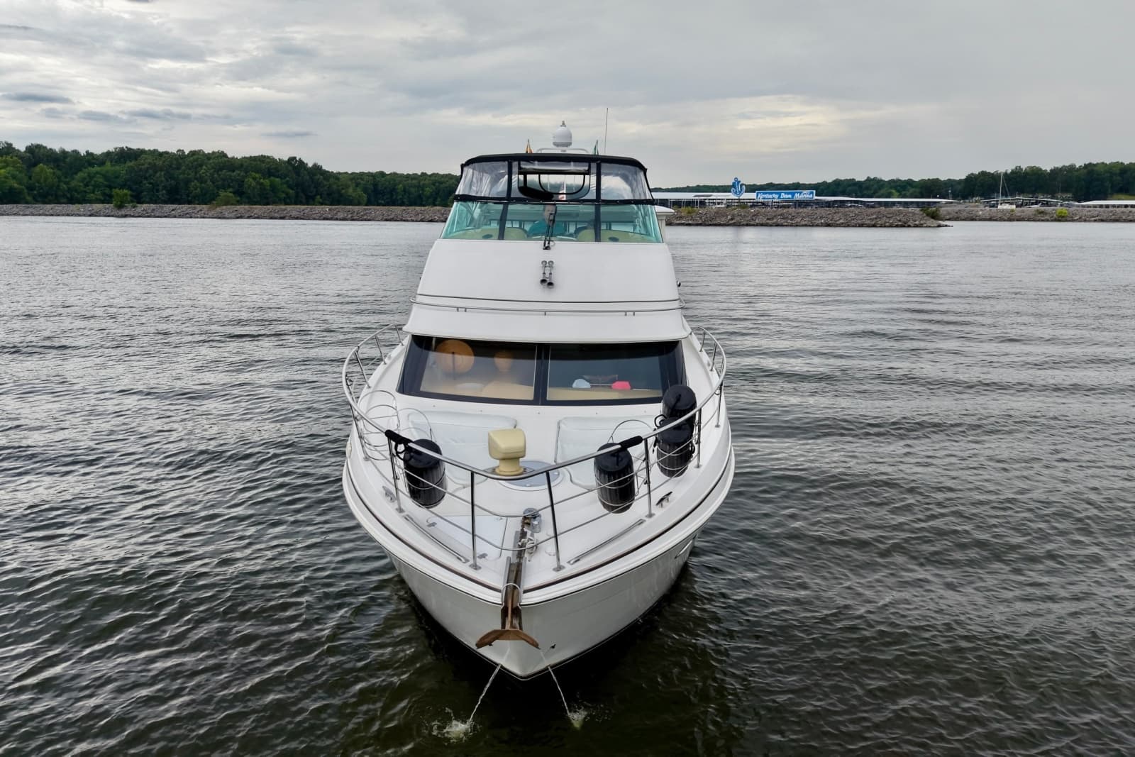 2004 Carver 466 Motor Yacht