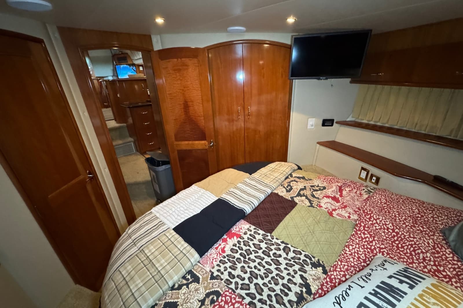 2004 Carver 466 Motor Yacht
