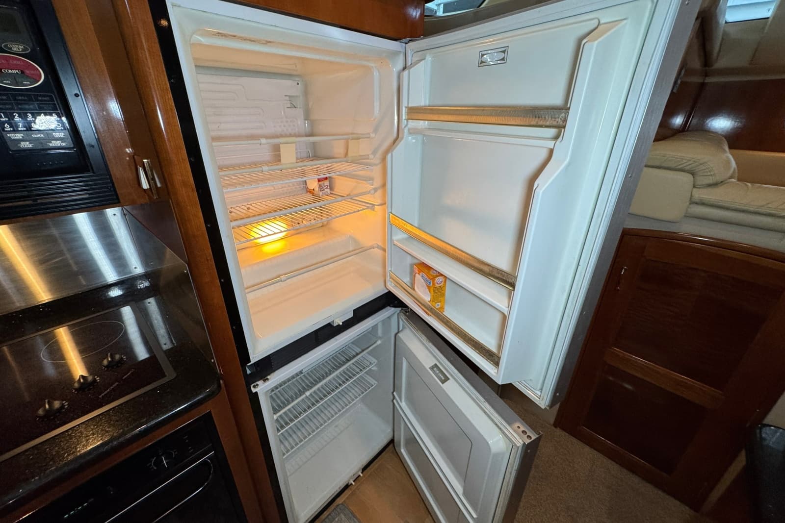 2004 Carver 466 Motor Yacht