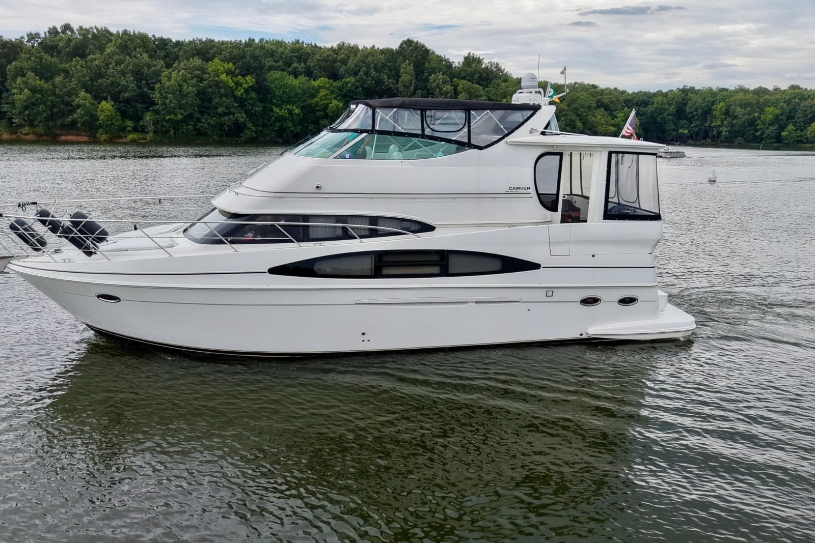 2004 Carver 466 Motor Yacht