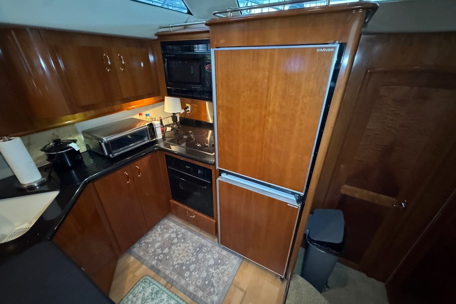 2004 Carver 466 Motor Yacht