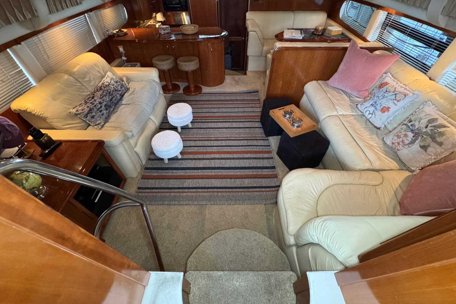 2004 Carver 466 Motor Yacht