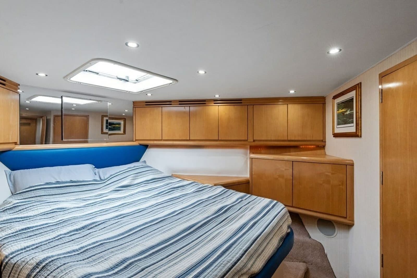 1999 Hatteras 60 Convertible