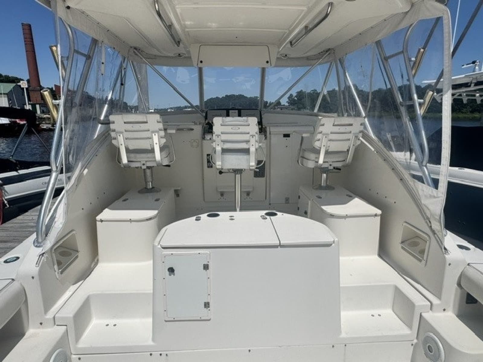 1996 Pursuit 3000 Offshore Express