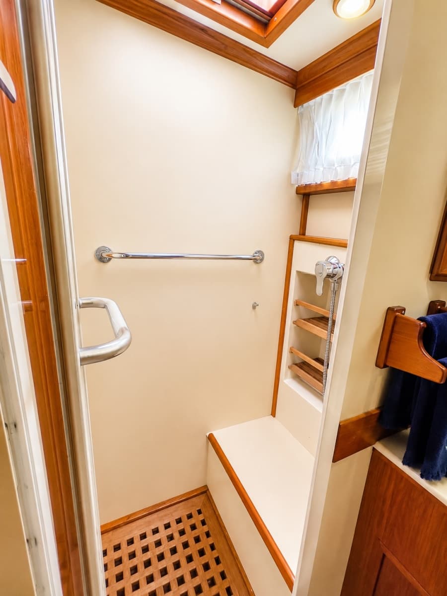 Guest shower