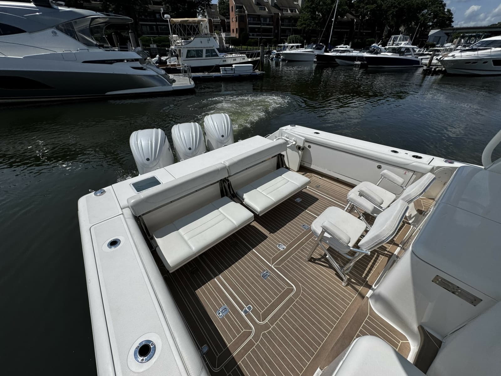 2022 Pursuit OS 385 Offshore