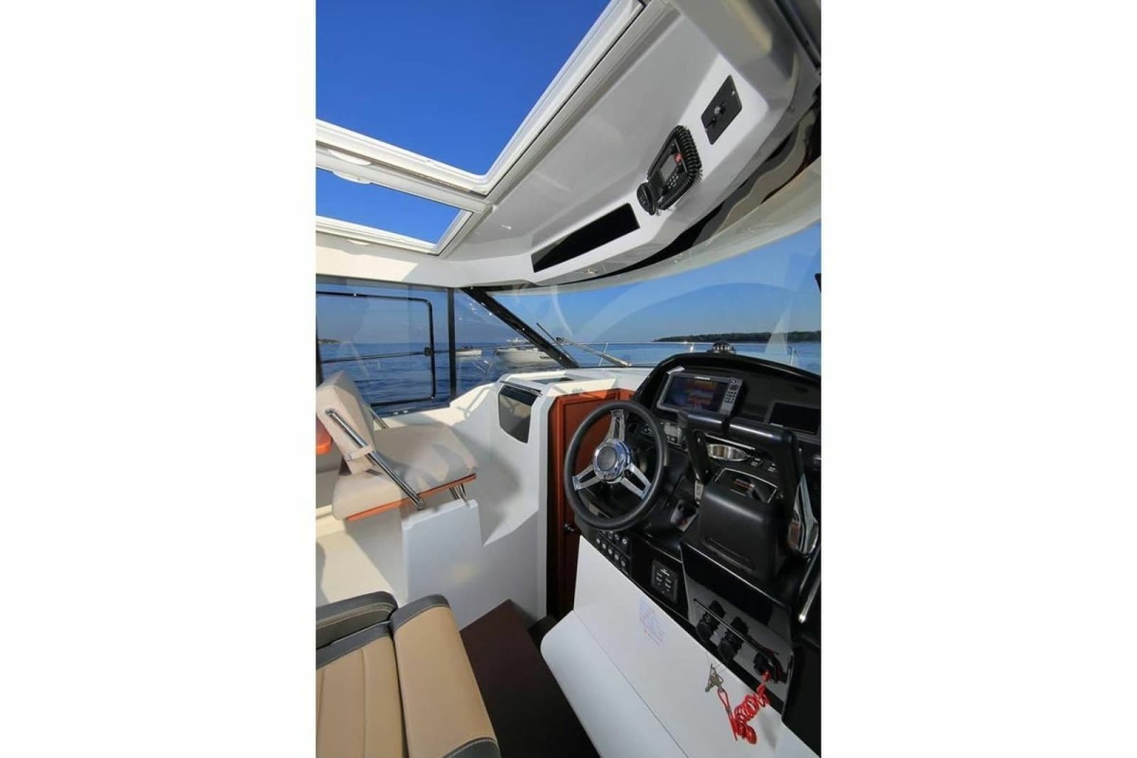 2024 Jeanneau NC WEEKENDER 895