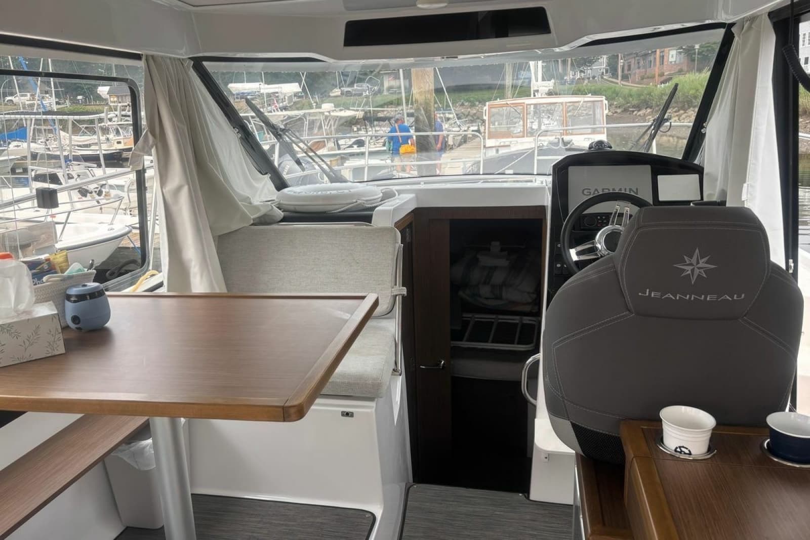 2024 Jeanneau NC WEEKENDER 895