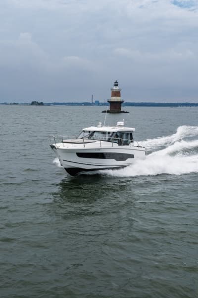 2023 Jeanneau NC 1095 Weekender
