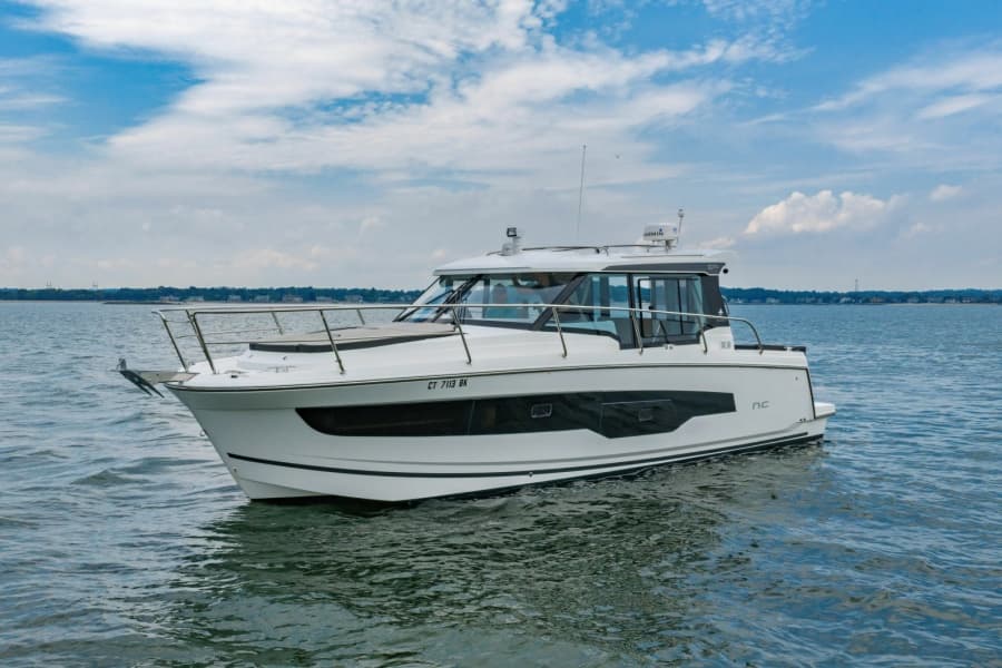 2023 Jeanneau NC 1095 Weekender