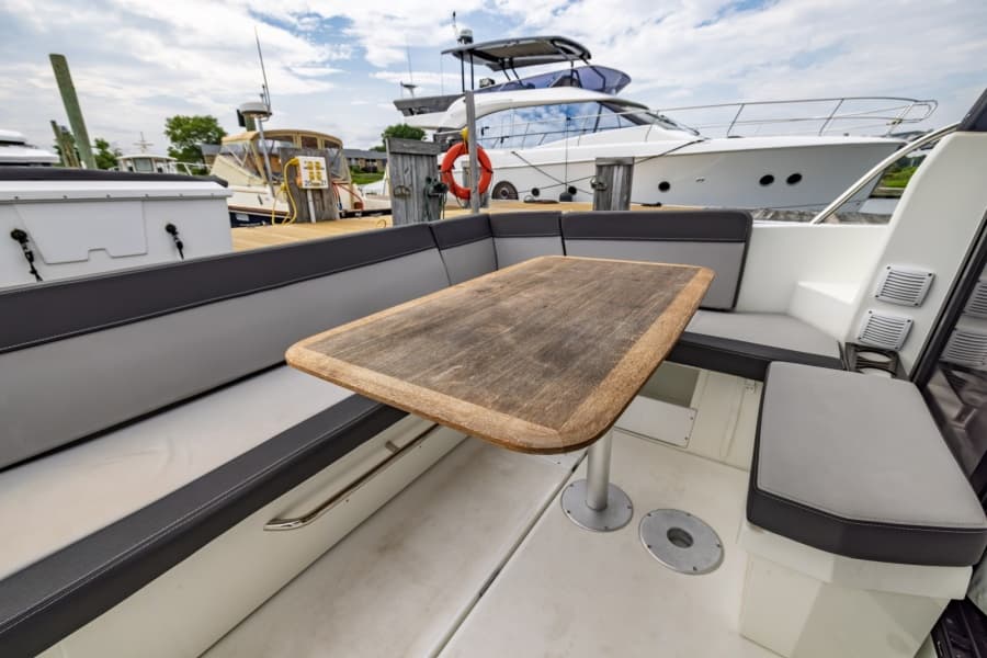 2023 Jeanneau NC 1095 Weekender