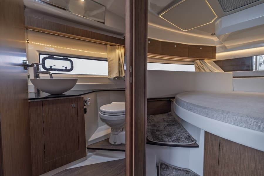 2023 Jeanneau NC 1095 Weekender