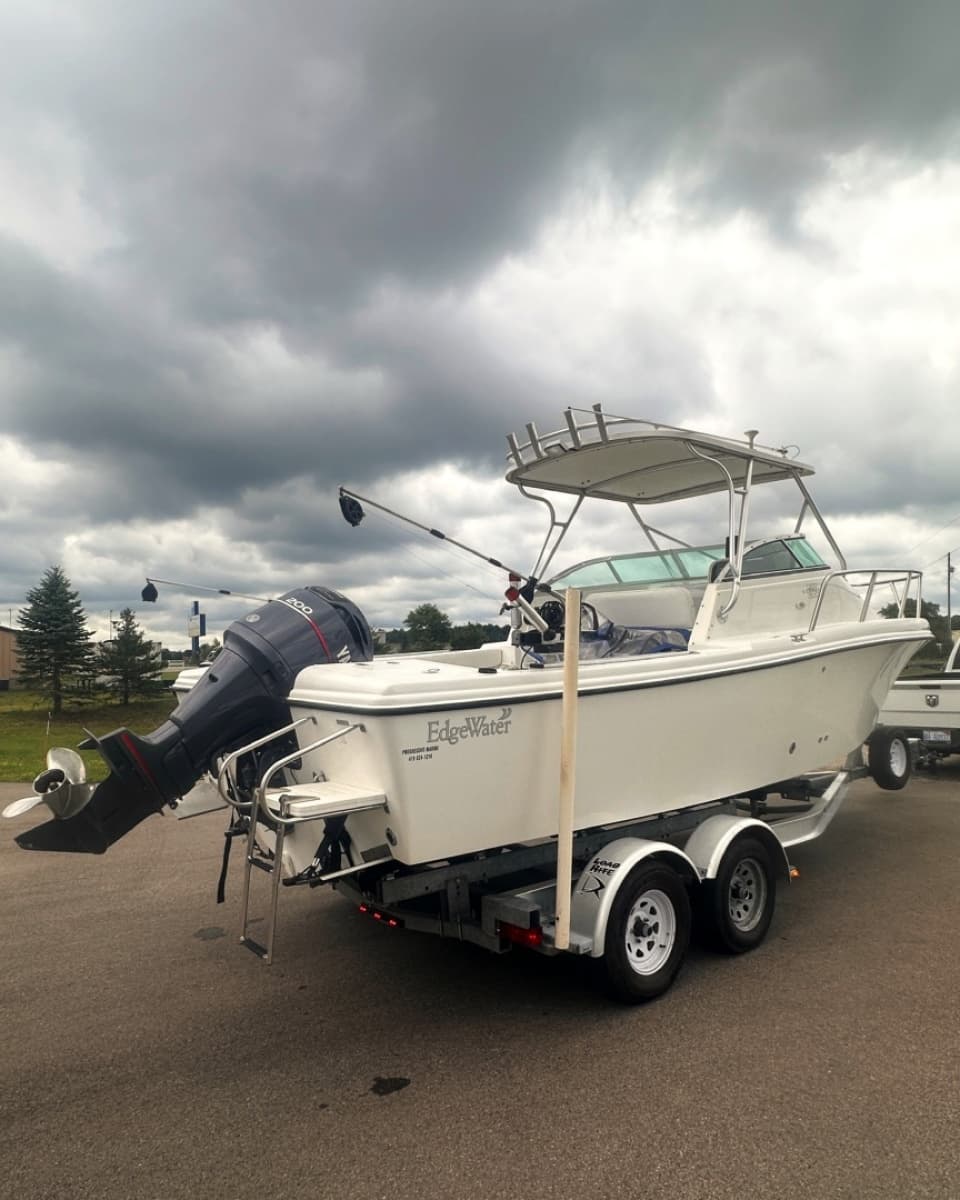 2001 Edgewater 255 Express