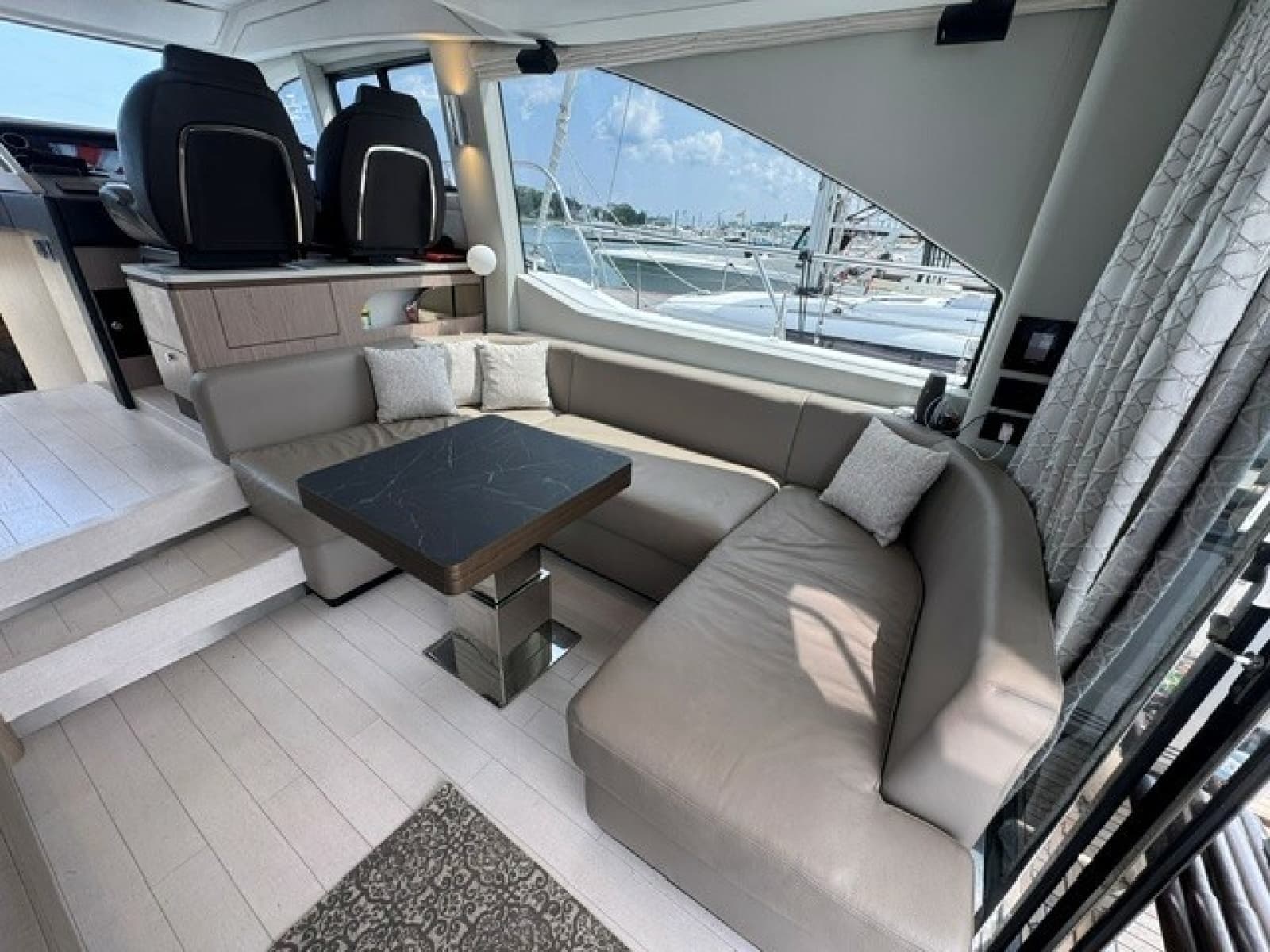 2023 Azimut 50FLY