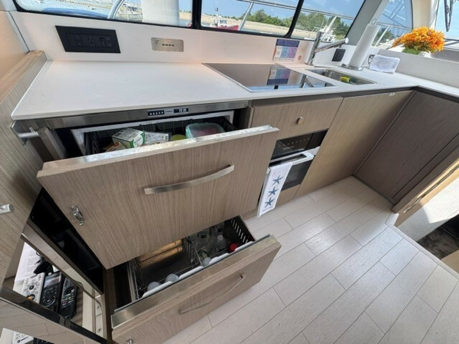 2023 Azimut 50FLY