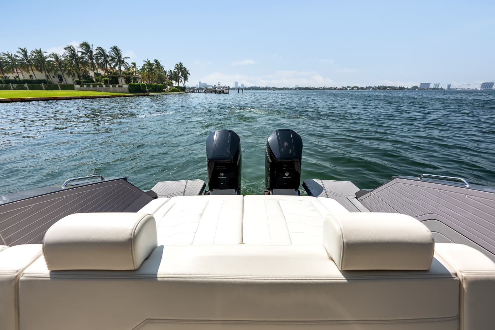 2023 Cruisers Yachts 42 GLS OB
