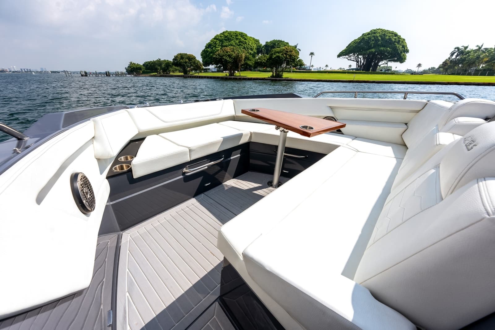 2023 Cruisers Yachts 42 GLS OB