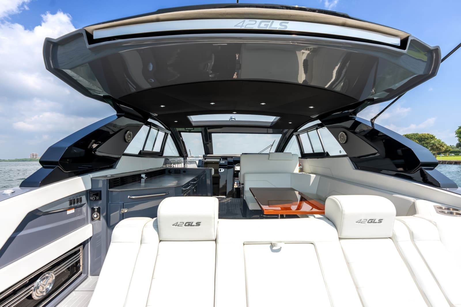 2023 Cruisers Yachts 42 GLS OB