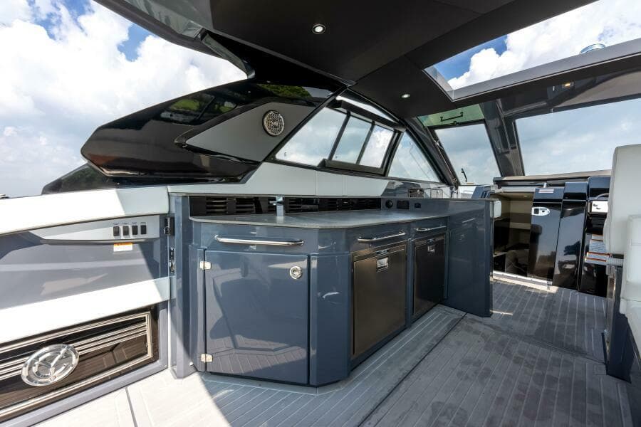 2023 Cruisers Yachts 42 GLS OB