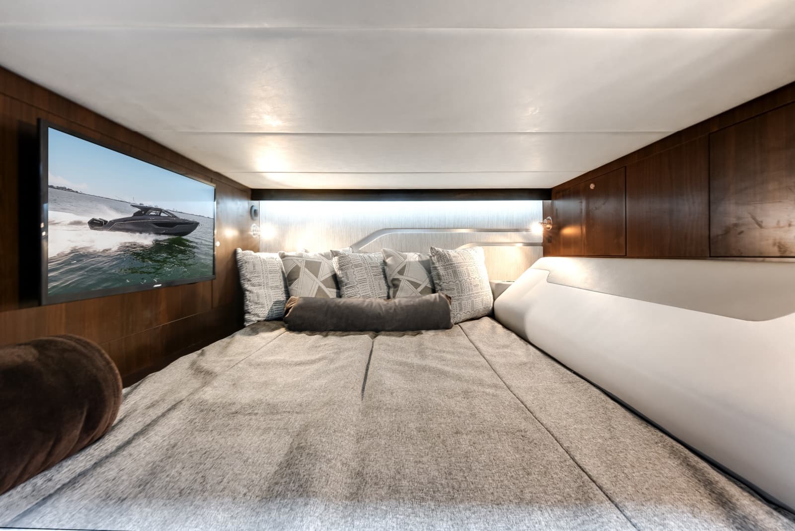 2023 Cruisers Yachts 42 GLS OB