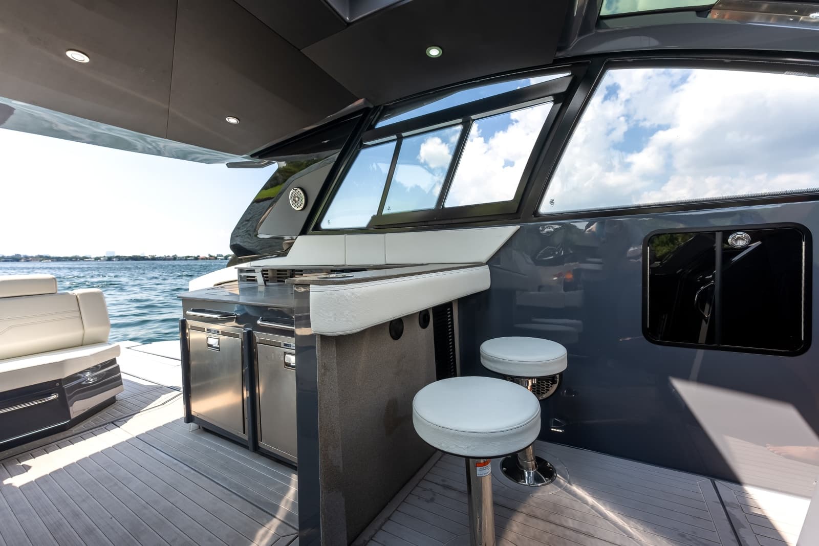 2023 Cruisers Yachts 42 GLS OB