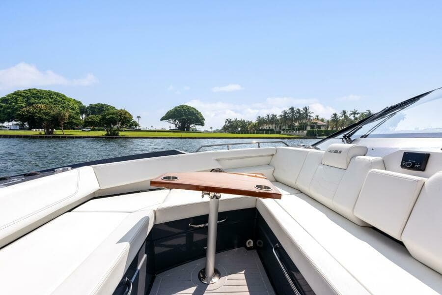 2023 Cruisers Yachts 42 GLS OB