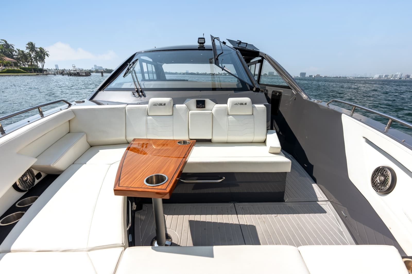 2023 Cruisers Yachts 42 GLS OB