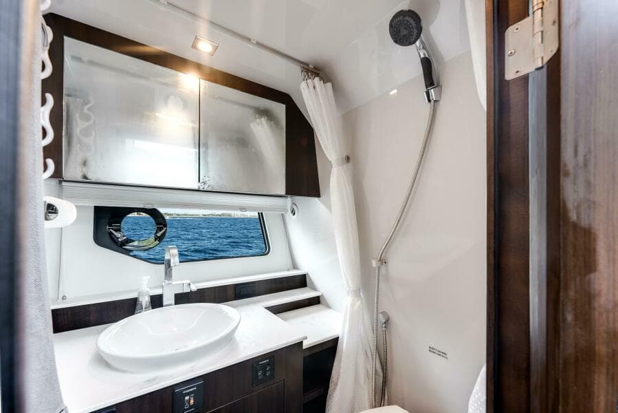 2023 Cruisers Yachts 42 GLS OB