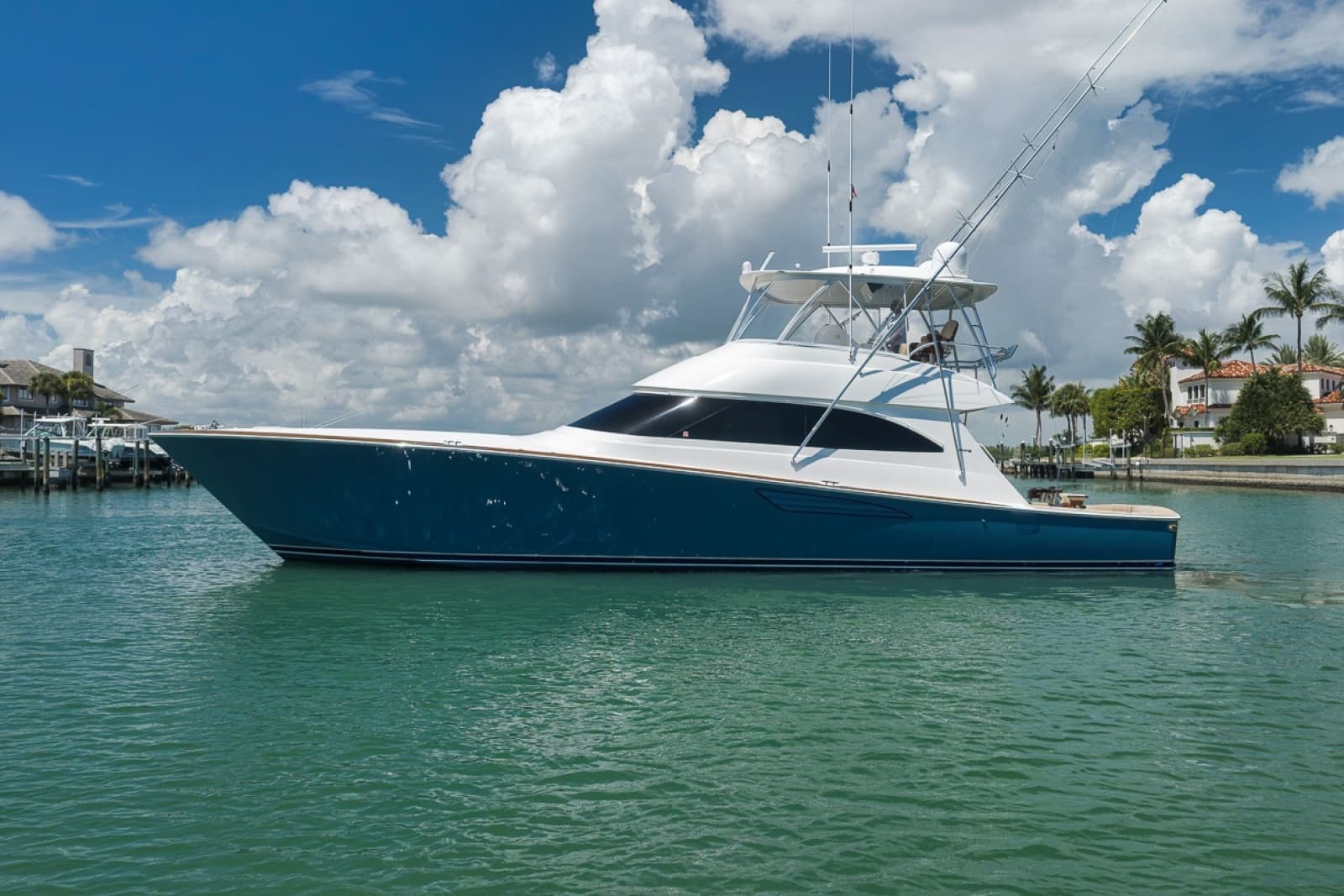 2017 Viking 62 Convertible