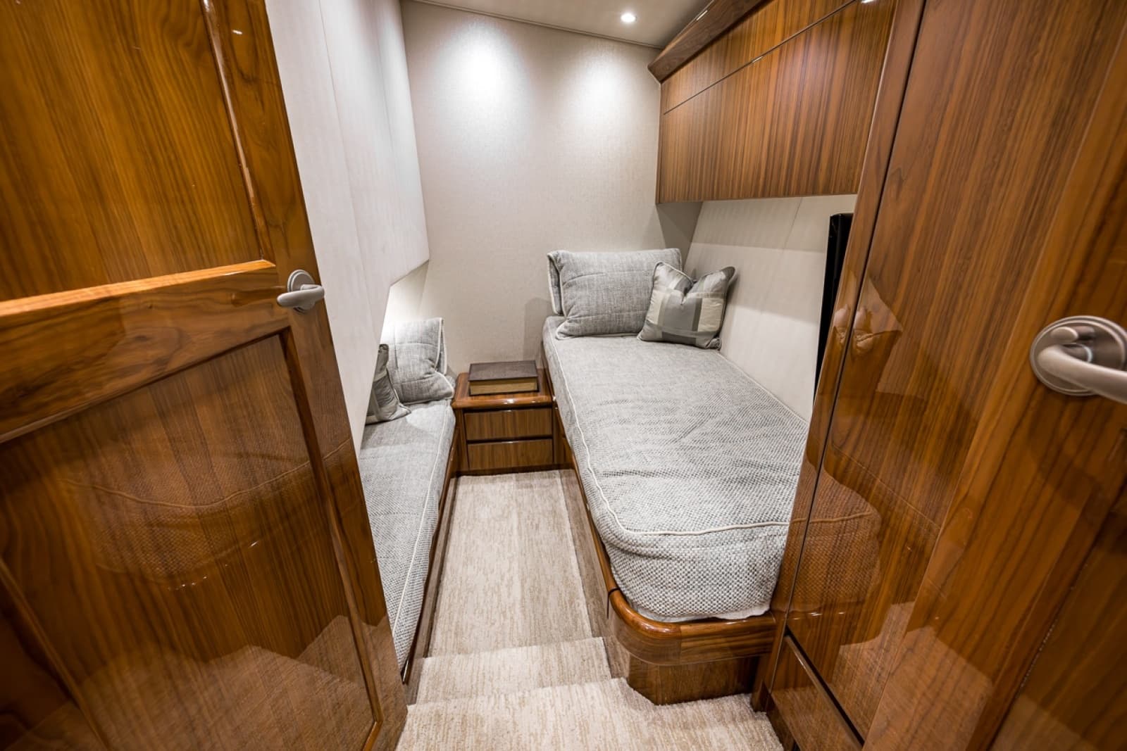 2017 Viking 62 Convertible