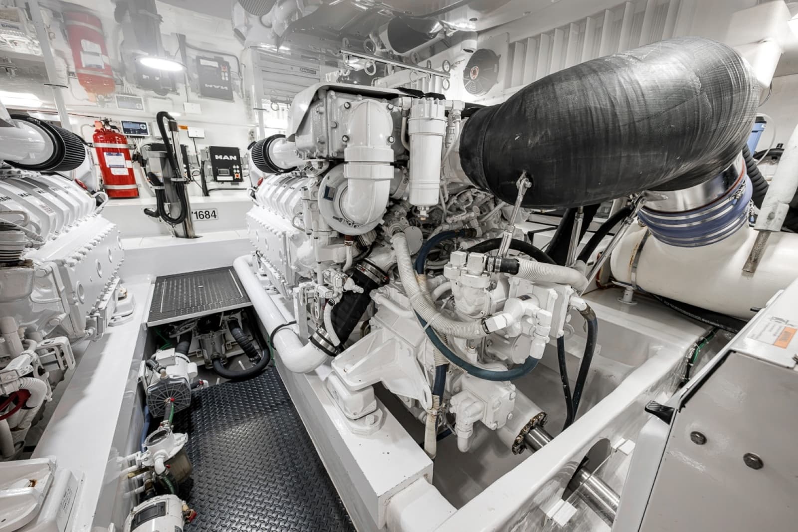 2017 Viking 62 Convertible