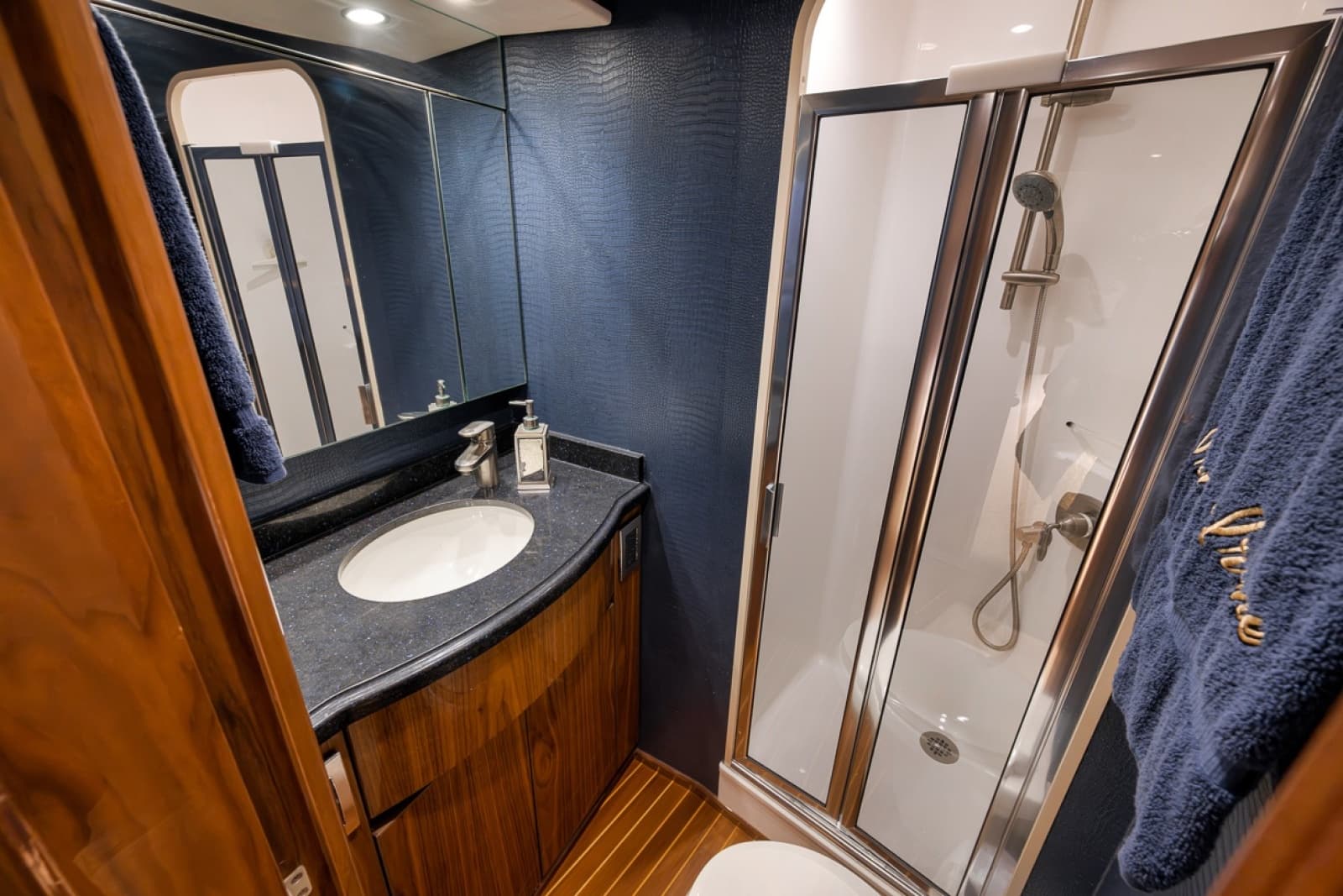 2017 Viking 62 Convertible