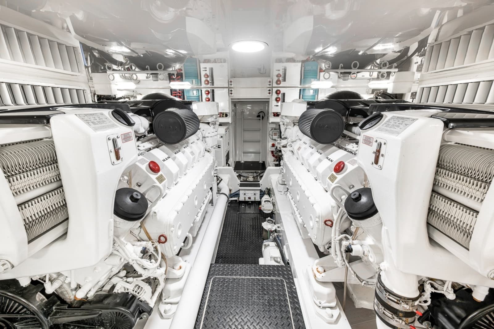 2017 Viking 62 Convertible