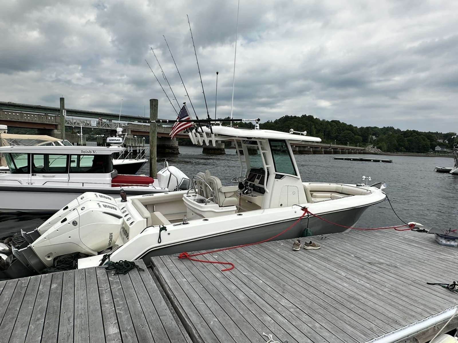 2024 Boston Whaler 250 Outrage