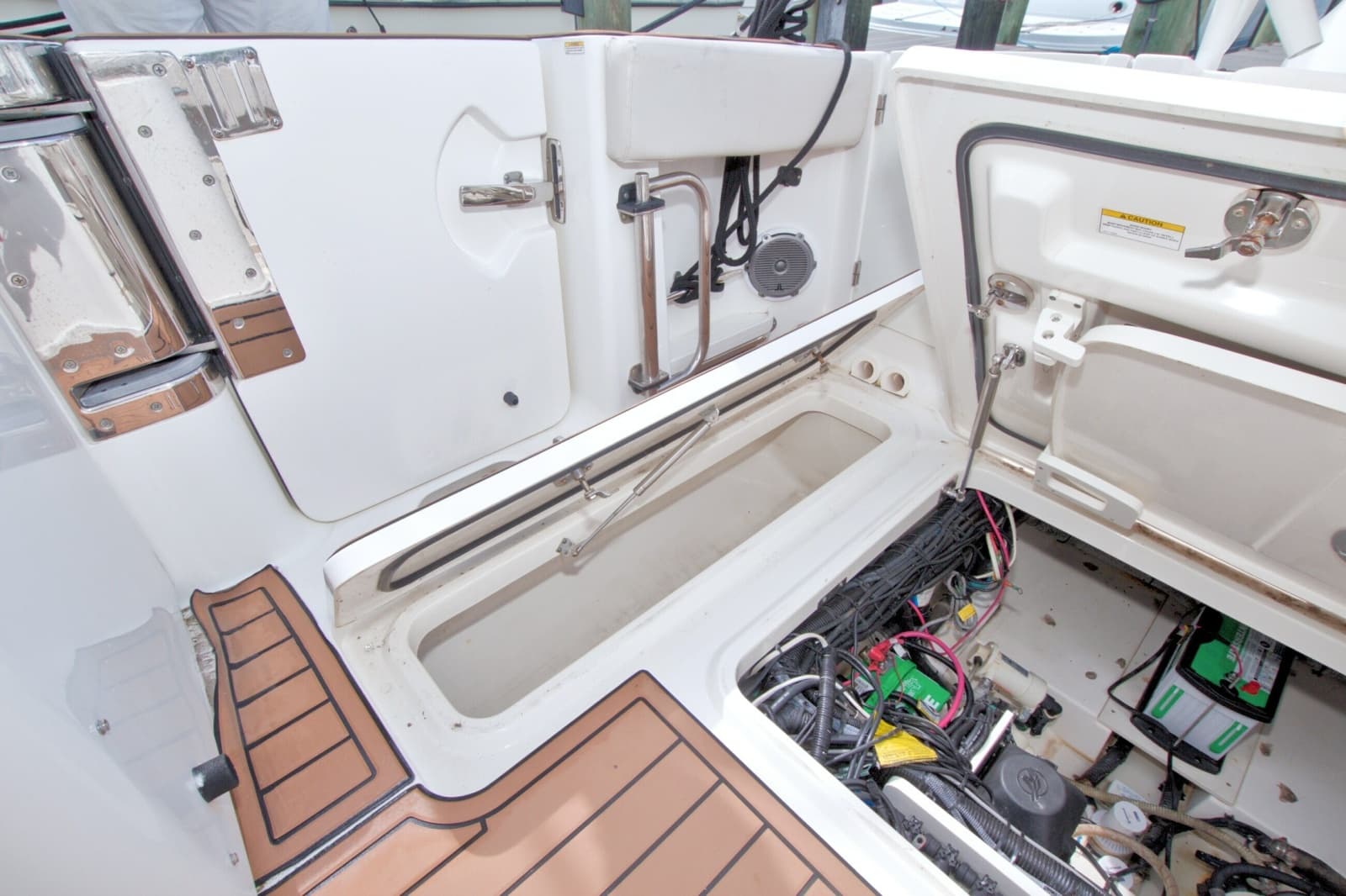 2017 Boston Whaler 320 Vantage