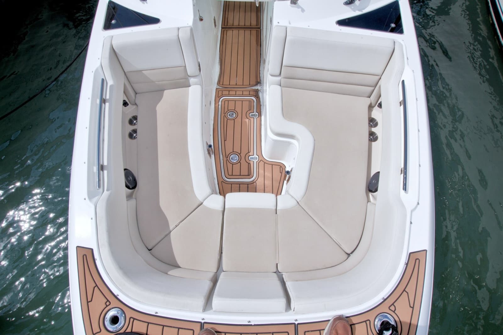 2017 Boston Whaler 320 Vantage