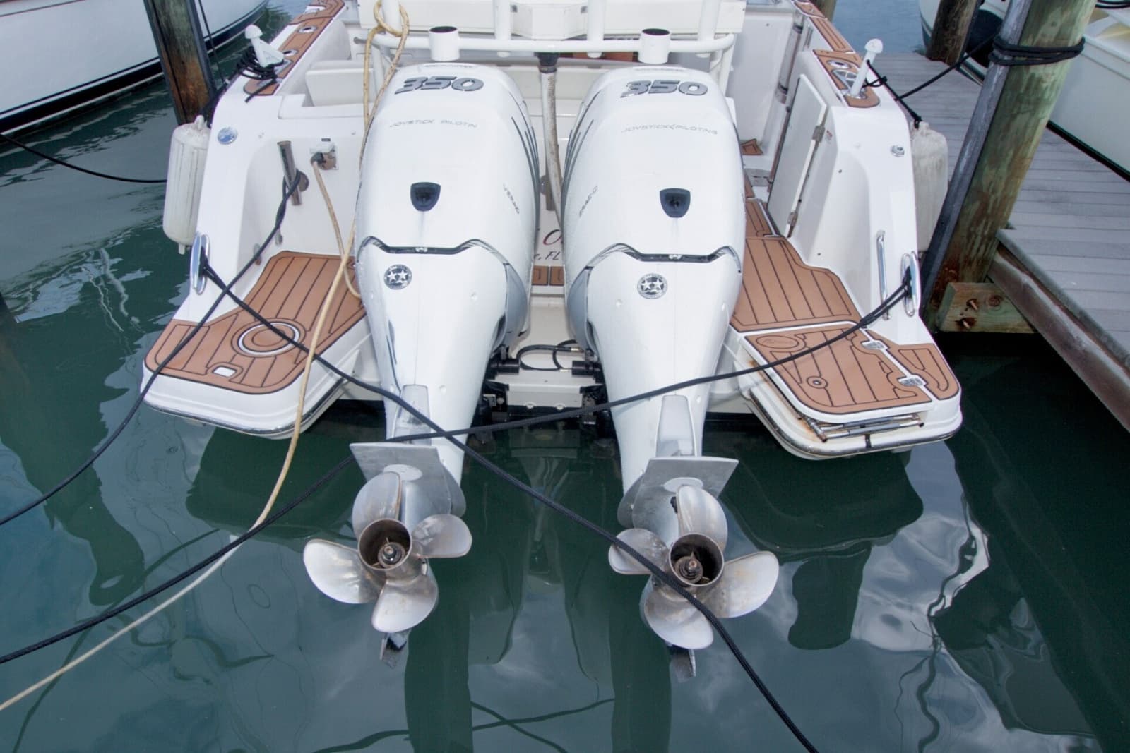 2017 Boston Whaler 320 Vantage