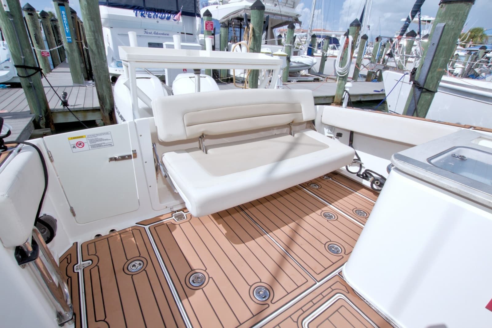 2017 Boston Whaler 320 Vantage