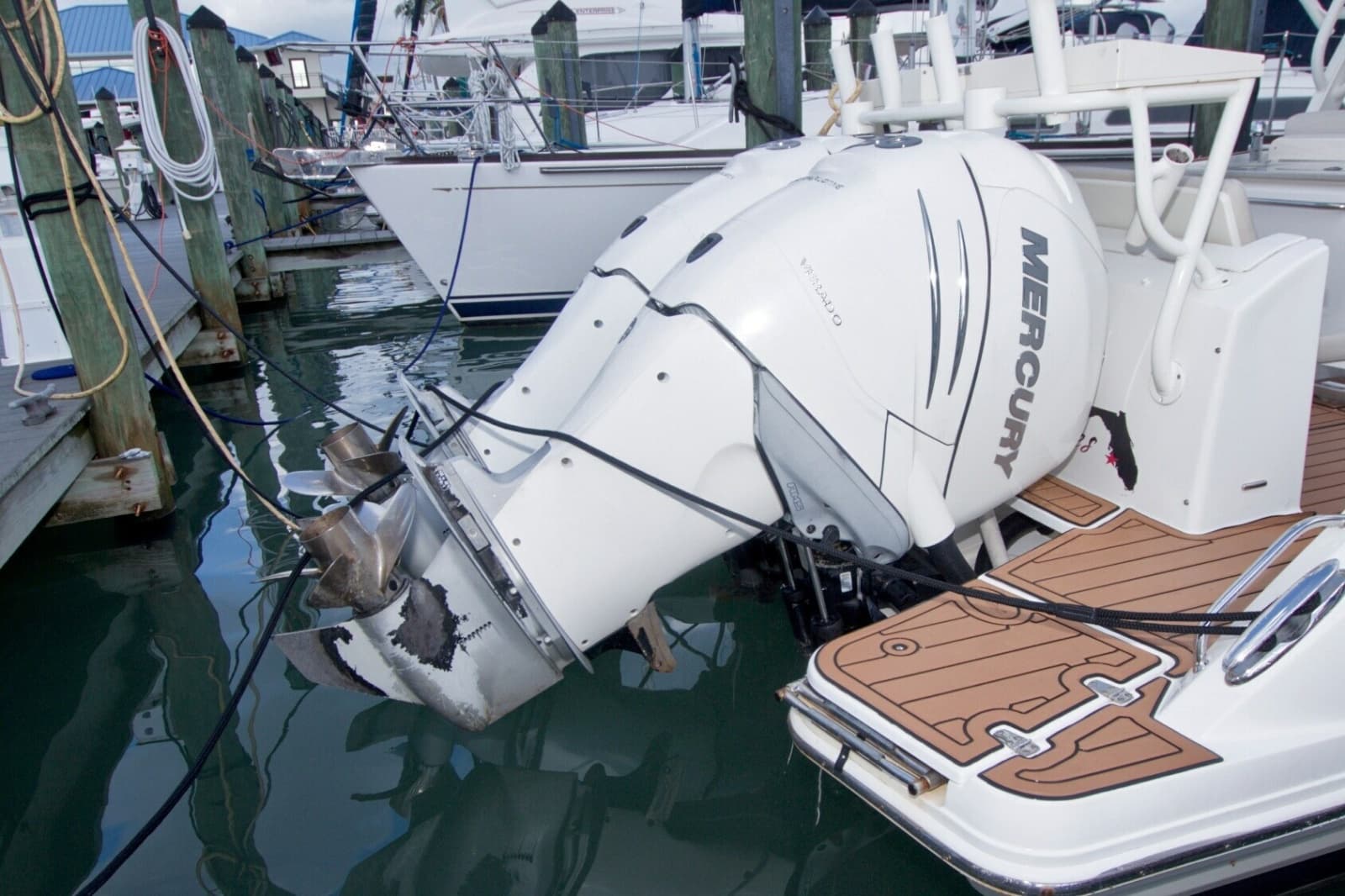 2017 Boston Whaler 320 Vantage