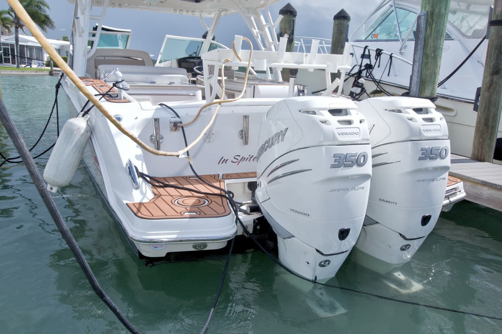 2017 Boston Whaler 320 Vantage