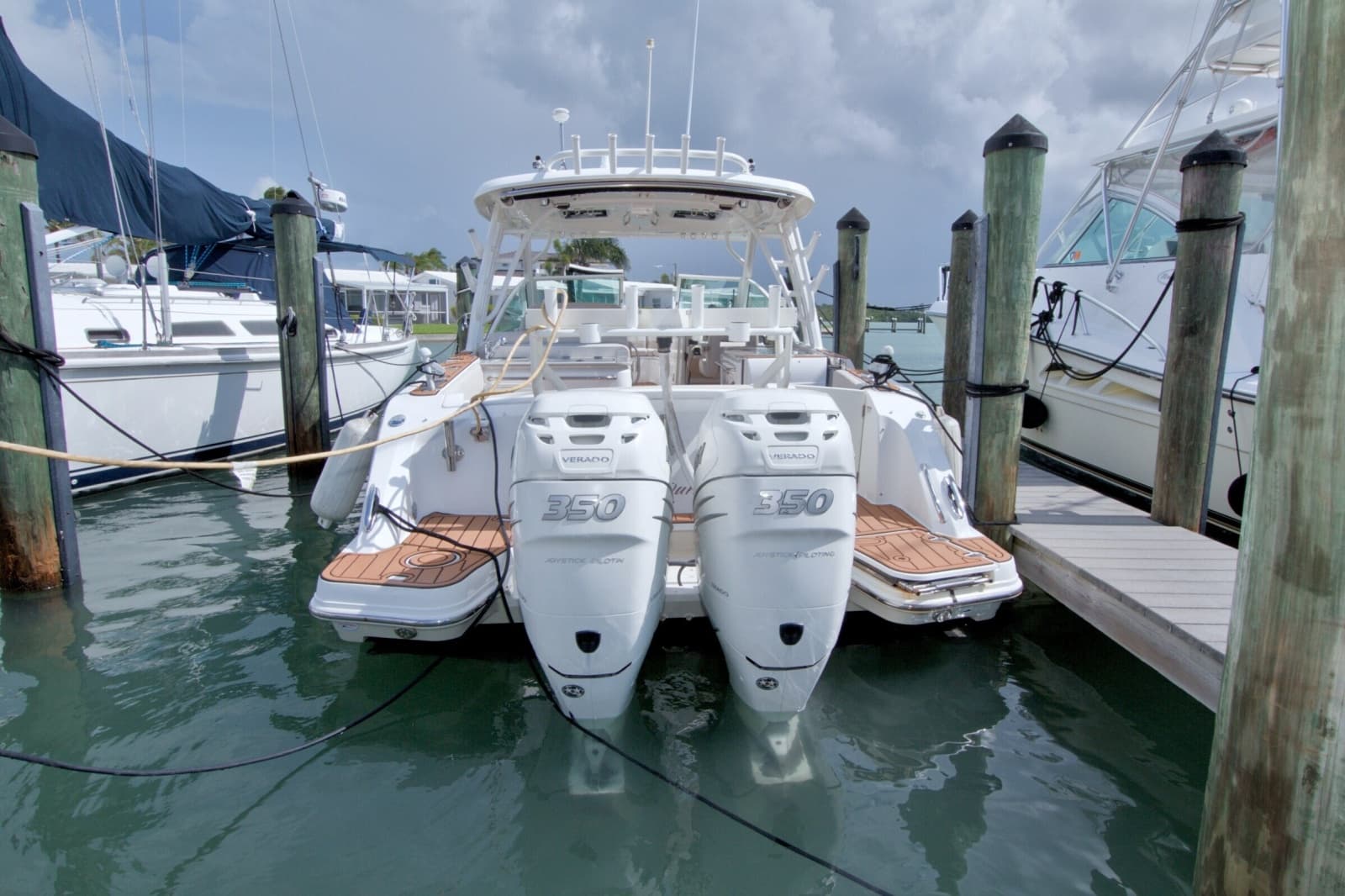 2017 Boston Whaler 320 Vantage